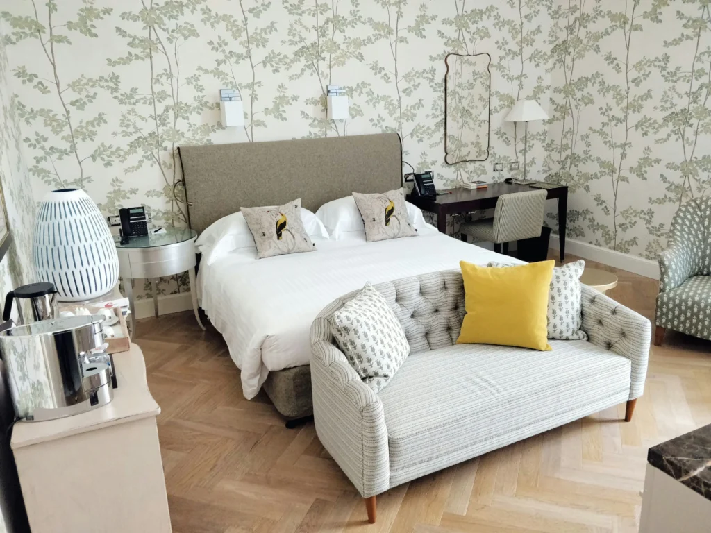 elegant bedroom decor ideas, luxury bedroom decor for women